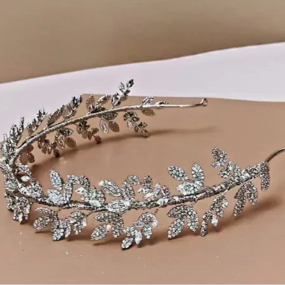 NICCI LUXURIOUS SWAROVSKI BRIDAL HEADPIECE